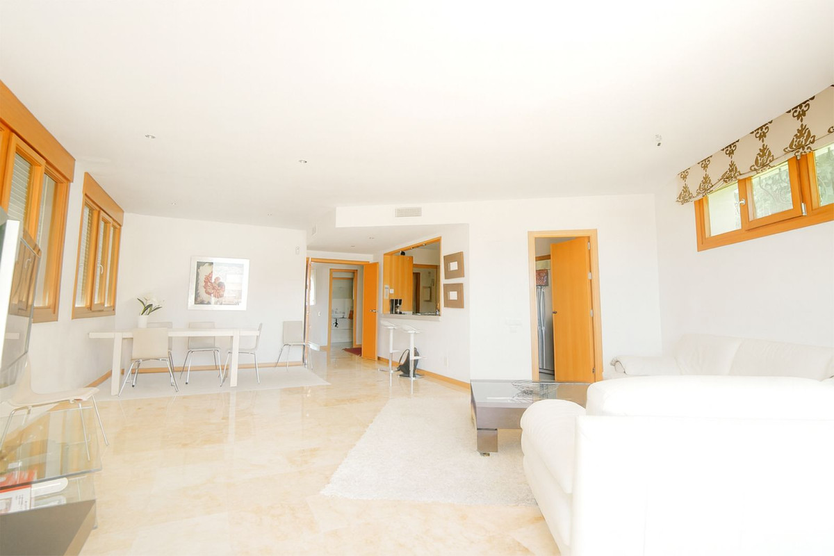 3 bedroom Penthouses for sale in Marbella – R5164108