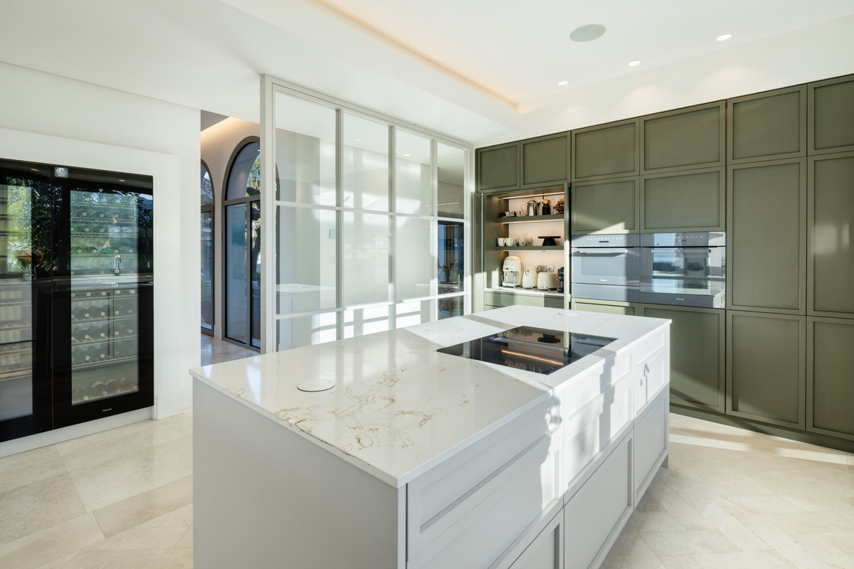7 bedroom Villas for sale in Monte Halcones – R5162692