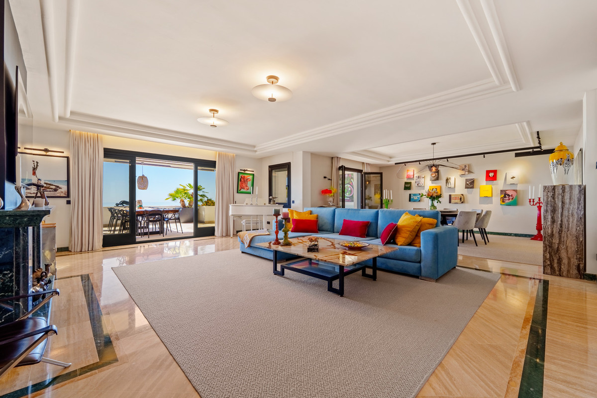 Apartamentos de 4 dormitorios en venta en Milla de Oro – R5165137