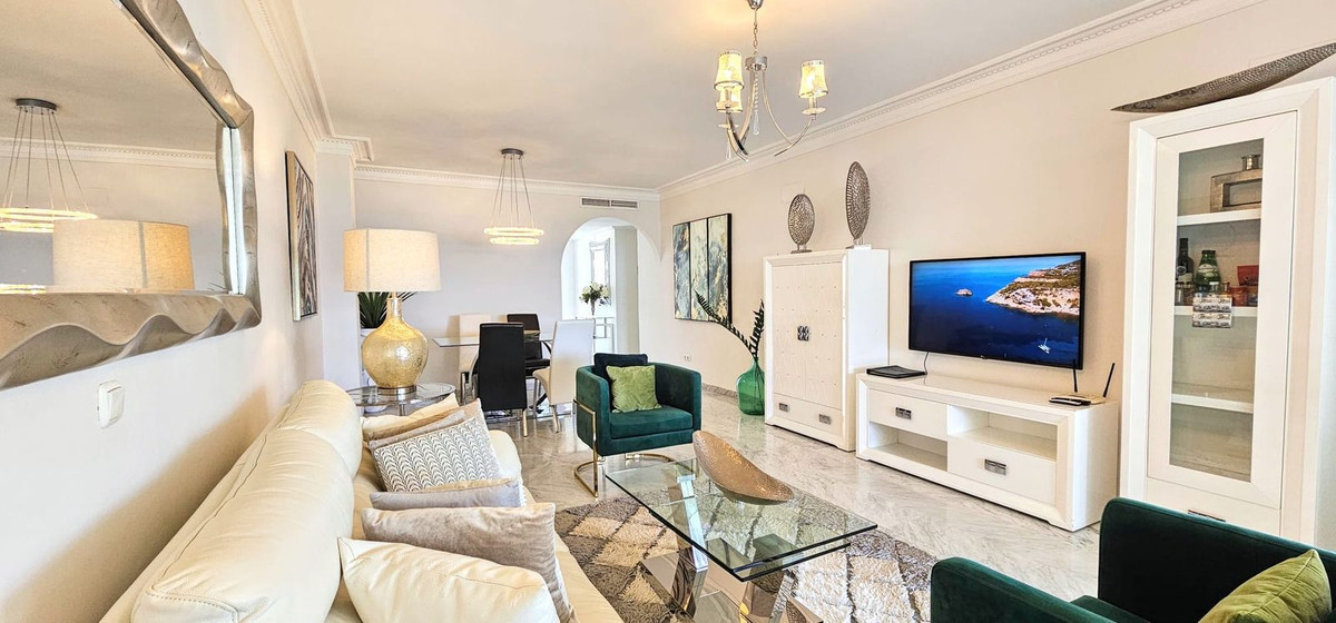 2 bedroom Apartments for sale in Marbella – R5146711