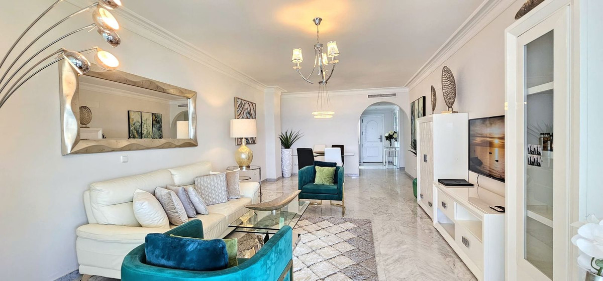 2 bedroom Apartments for sale in Marbella – R5146711