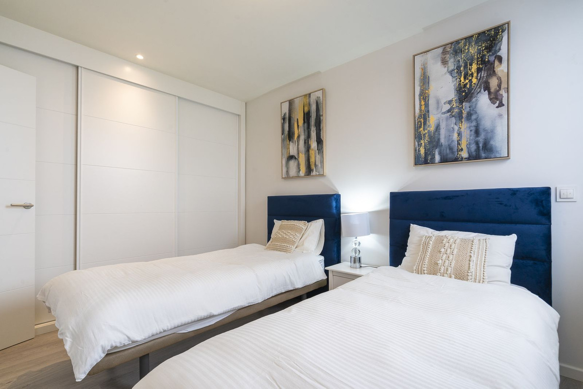 3 bedroom Apartments for sale in La Cala de Mijas – R5159347