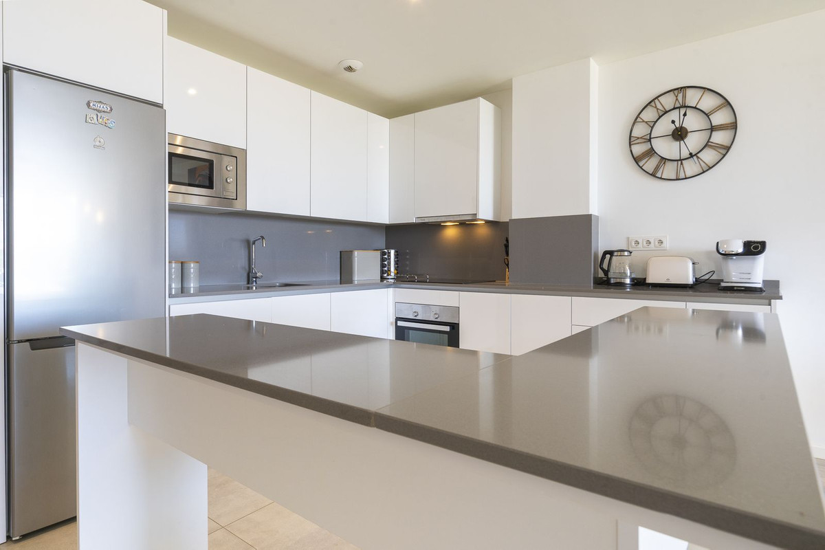 3 bedroom Apartments for sale in La Cala de Mijas – R5159347