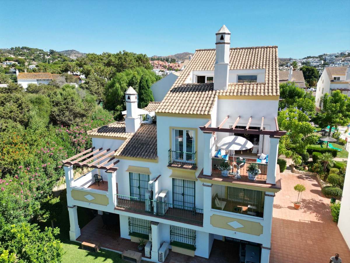 Apartamentos de 3 dormitorios en venta en Marbesa – R5164015