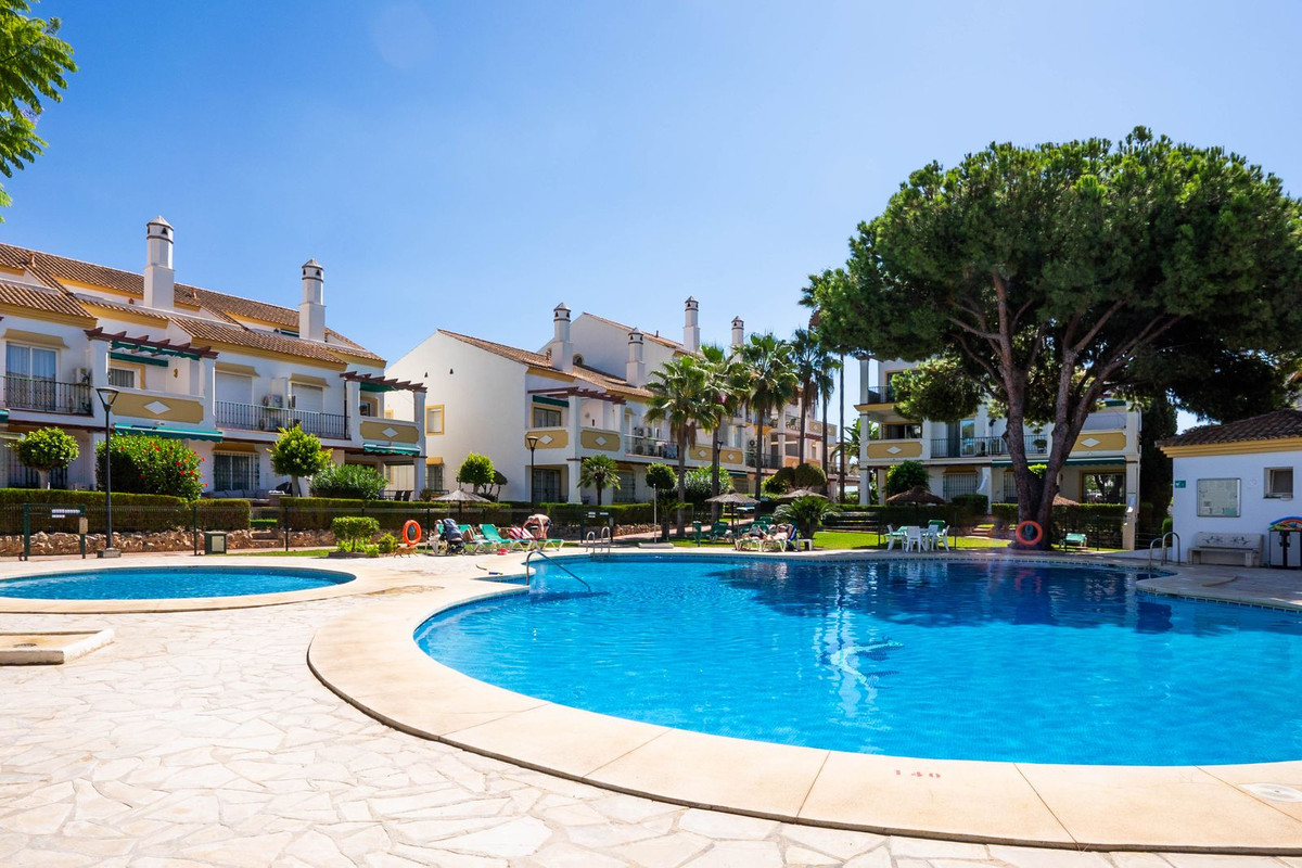 Apartamentos de 3 dormitorios en venta en Marbesa – R5164015