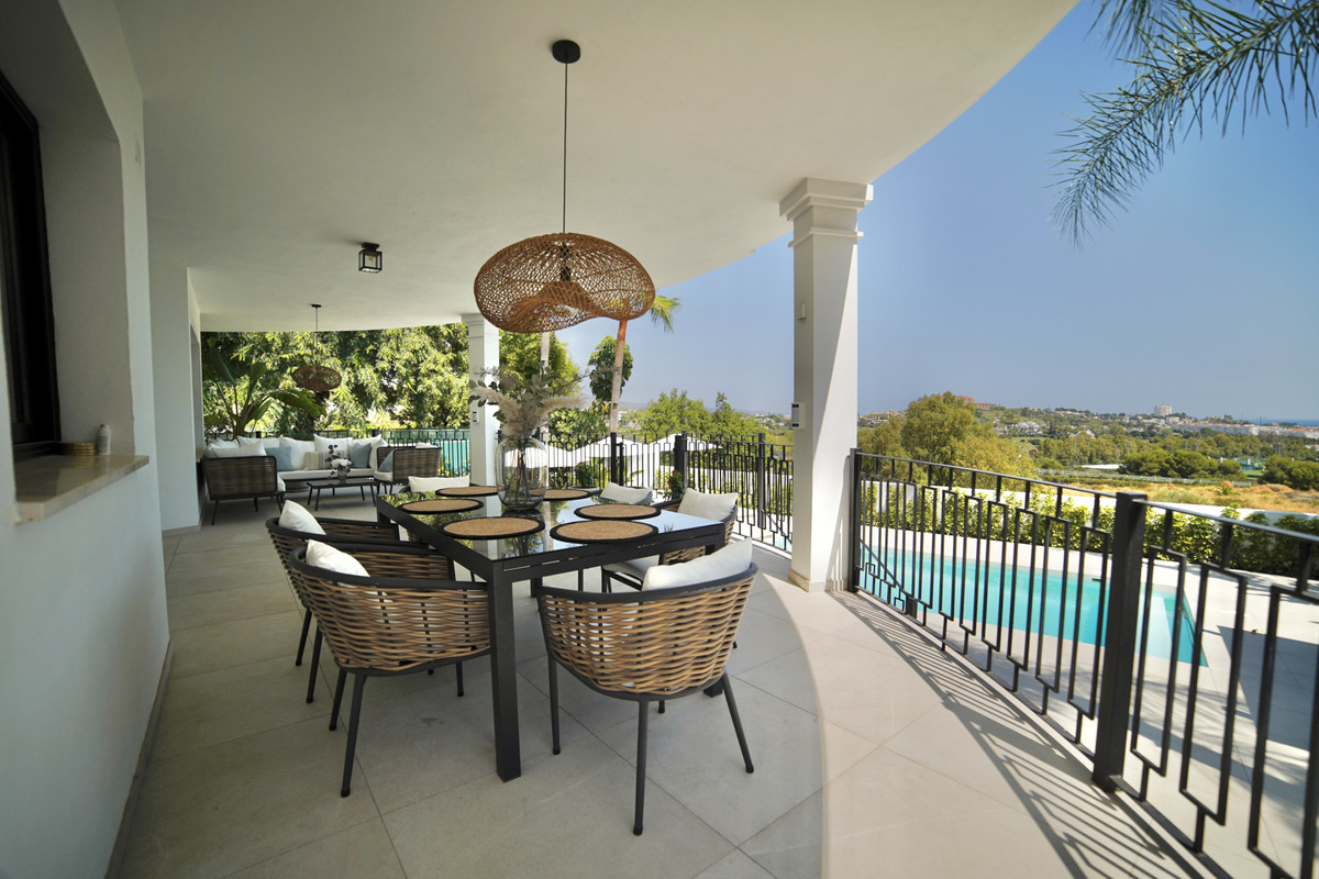 Villas de 5 dormitorios en venta en La Quinta – R5147011
