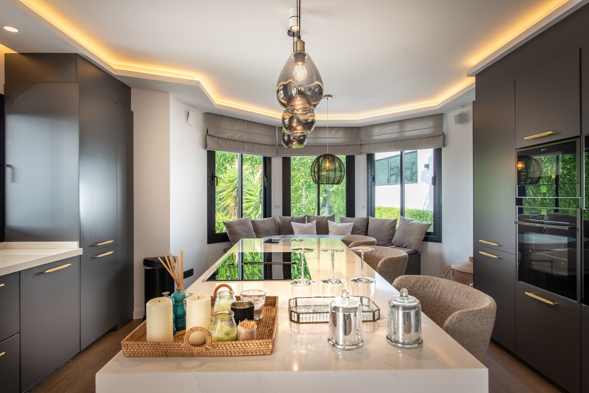 Villas de 5 dormitorios en venta en La Quinta – R5147011