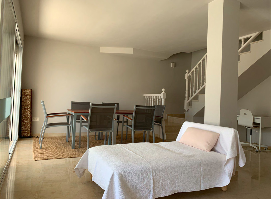 Apartamentos de 4 dormitorios en venta en Marbesa – R5162698