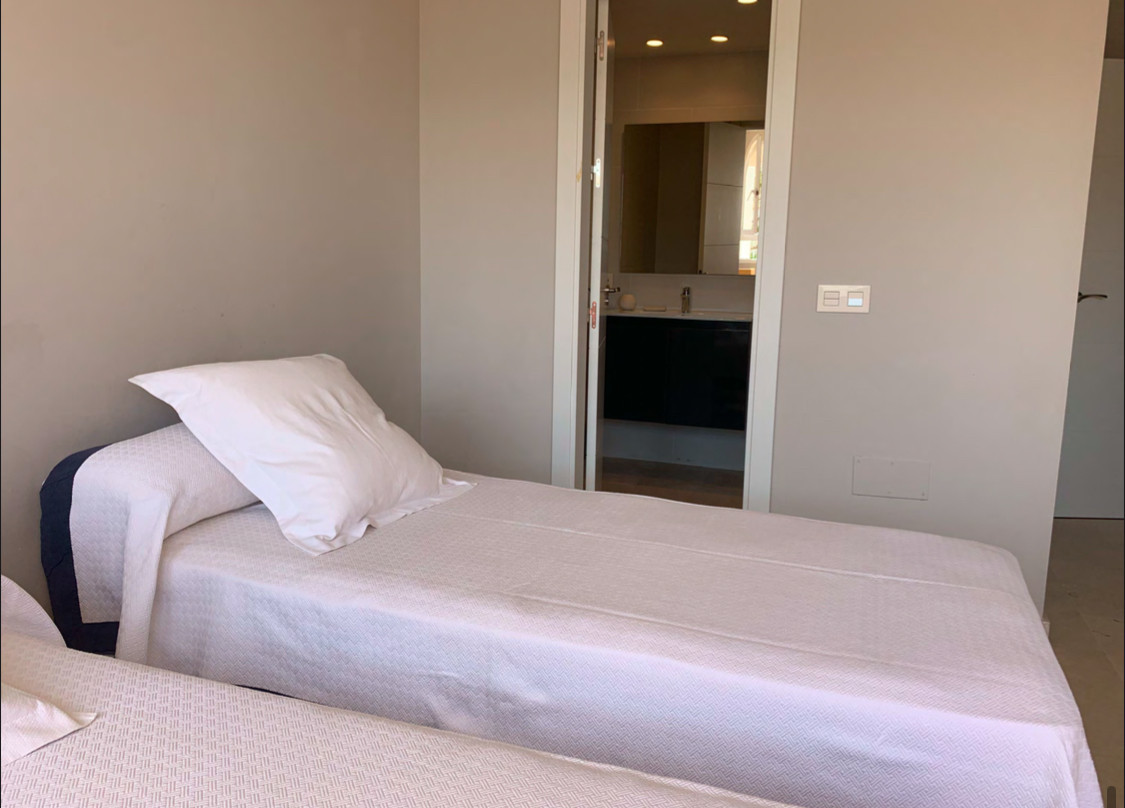 Apartamentos de 4 dormitorios en venta en Marbesa – R5162698