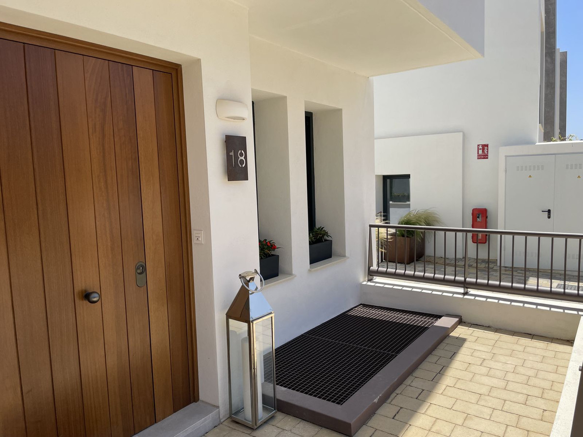 3 bedroom Semi-detached for sale in Cabopino – R4987282