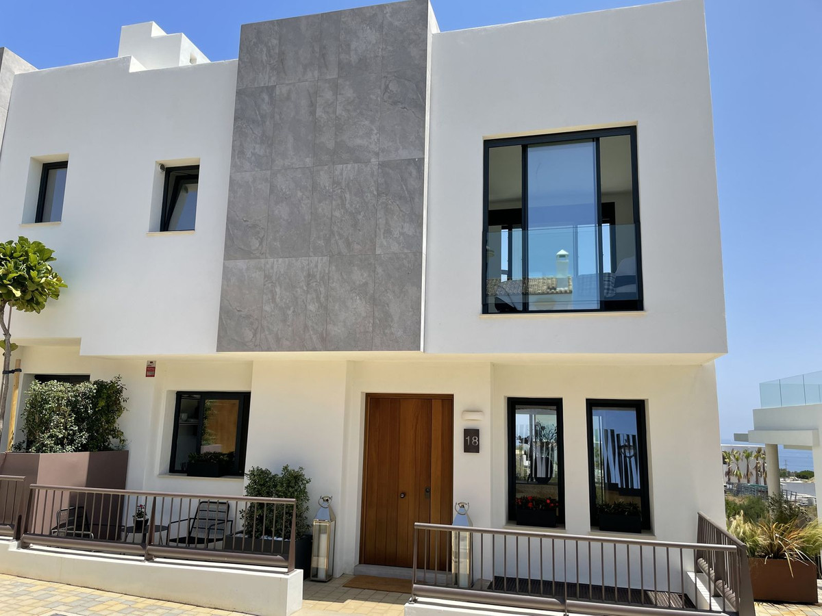 3 bedroom Semi-detached for sale in Cabopino – R4987282