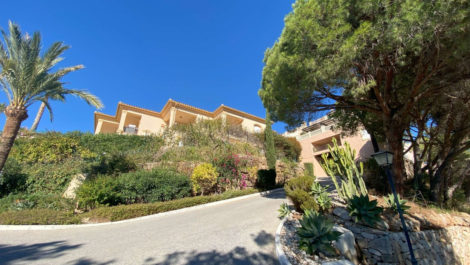 7 bedroom Villas for sale in Elviria – R5108539