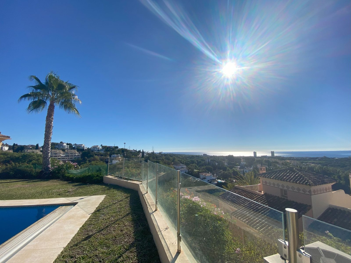 7 bedroom Villas for sale in Elviria – R5108539