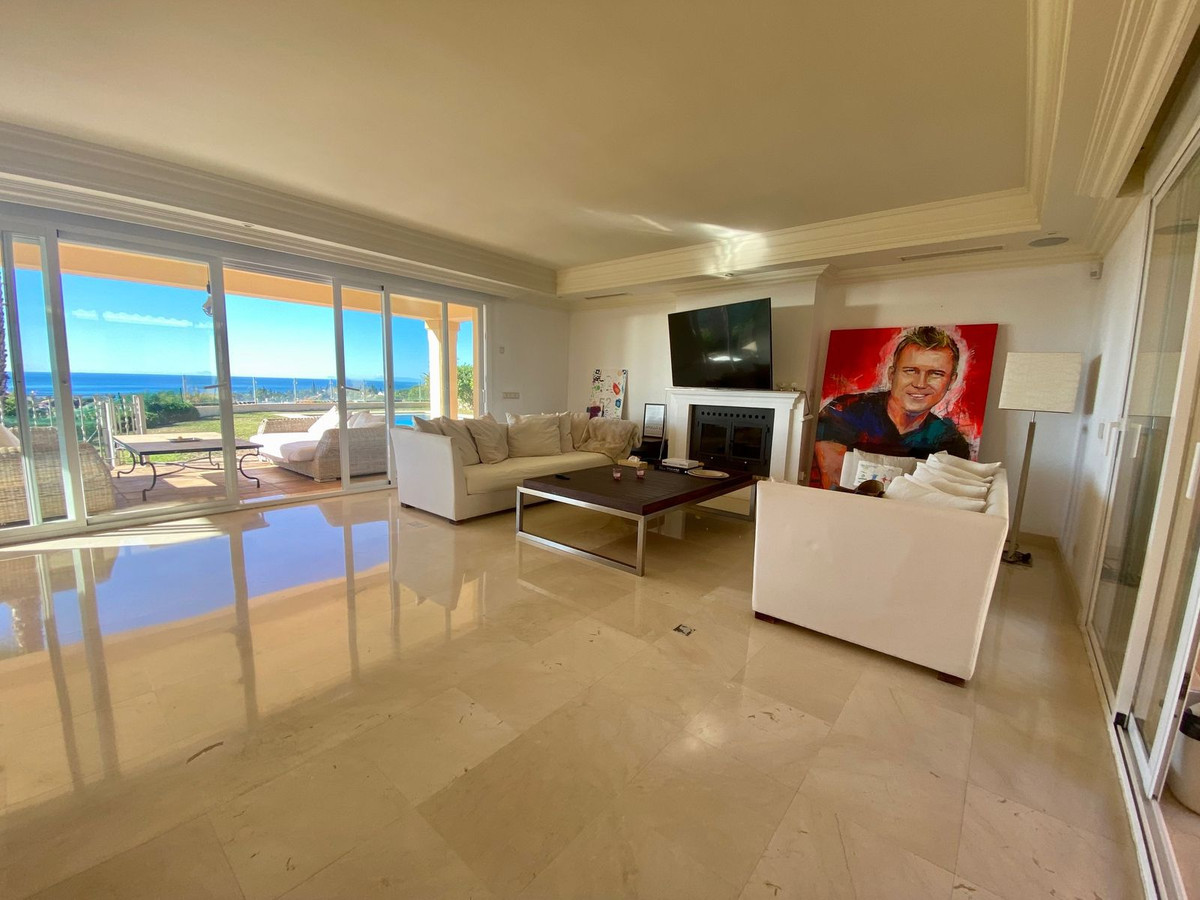 7 bedroom Villas for sale in Elviria – R5108539