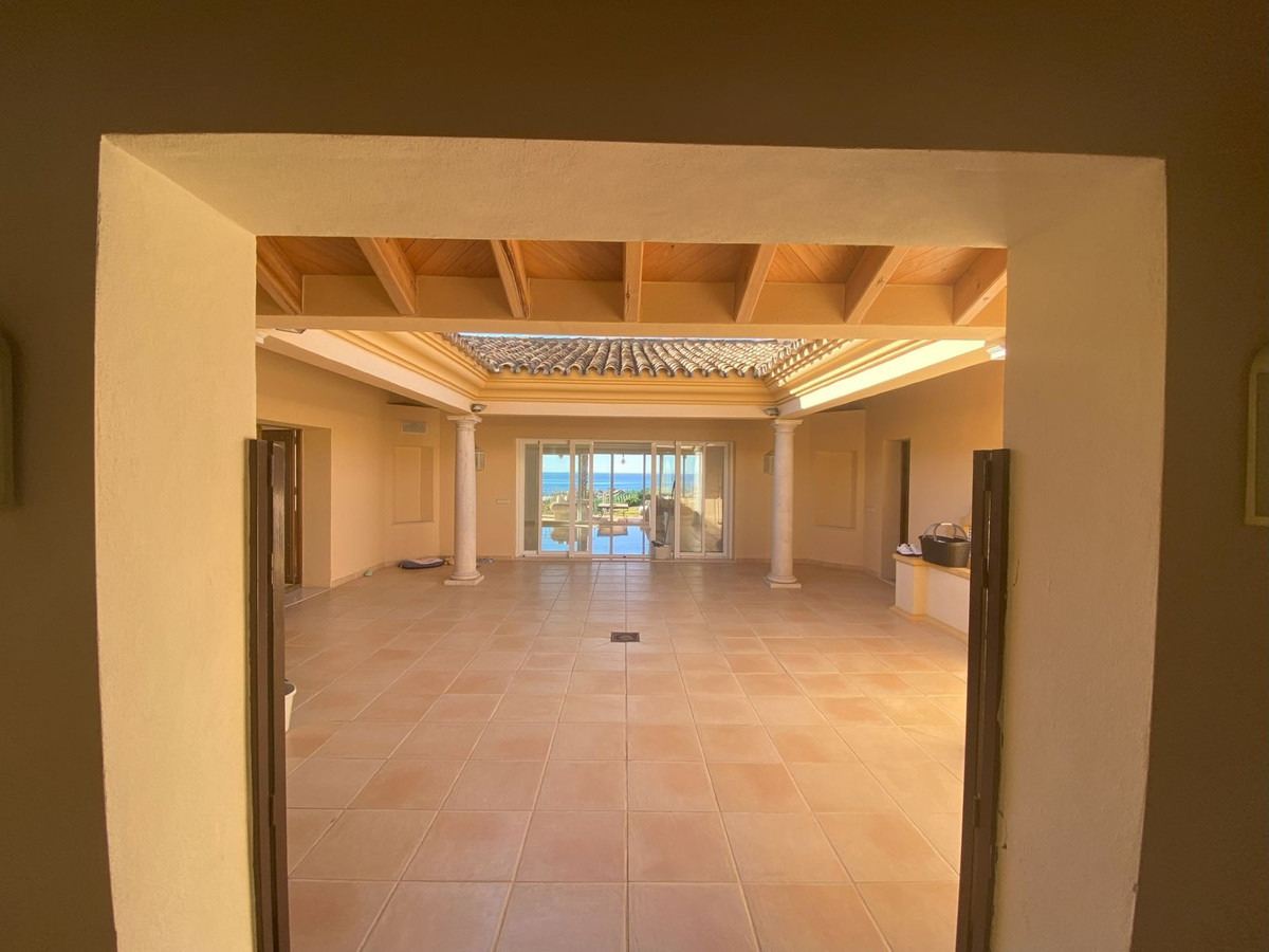 7 bedroom Villas for sale in Elviria – R5108539