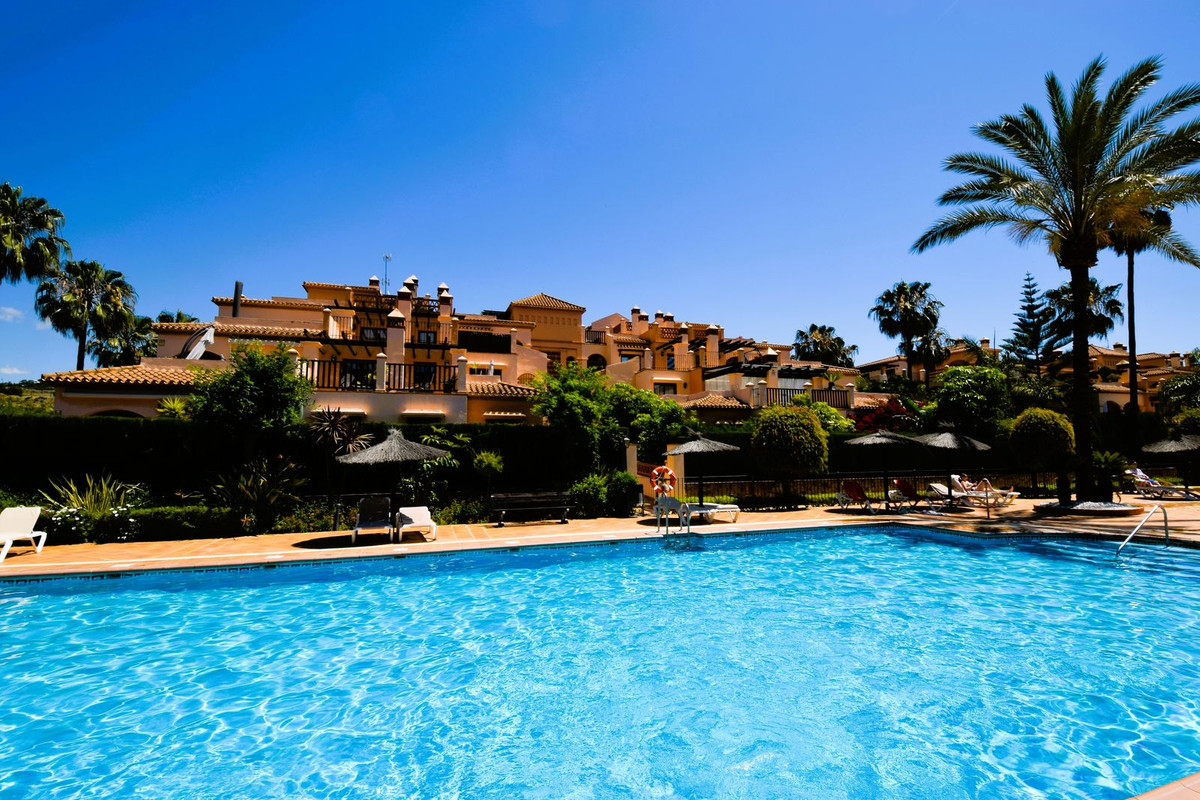 2 bedroom Apartments for sale in La Cala de Mijas – R5161324