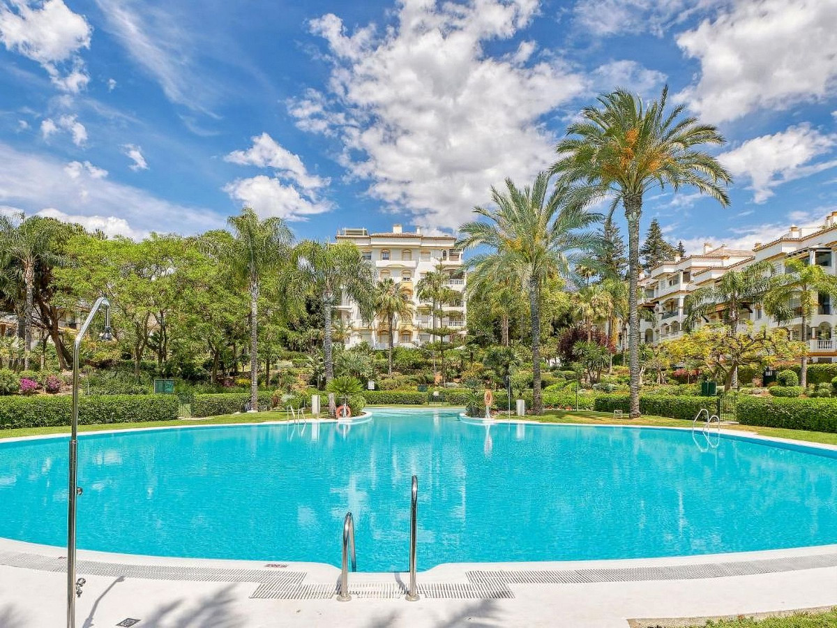 Apartamentos de 3 dormitorios en venta en Milla de Oro – R5142550