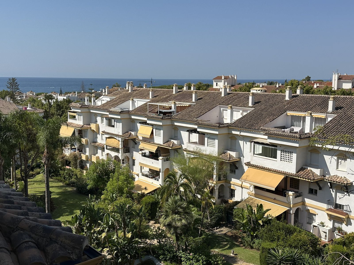 Apartamentos de 3 dormitorios en venta en Milla de Oro – R5142550