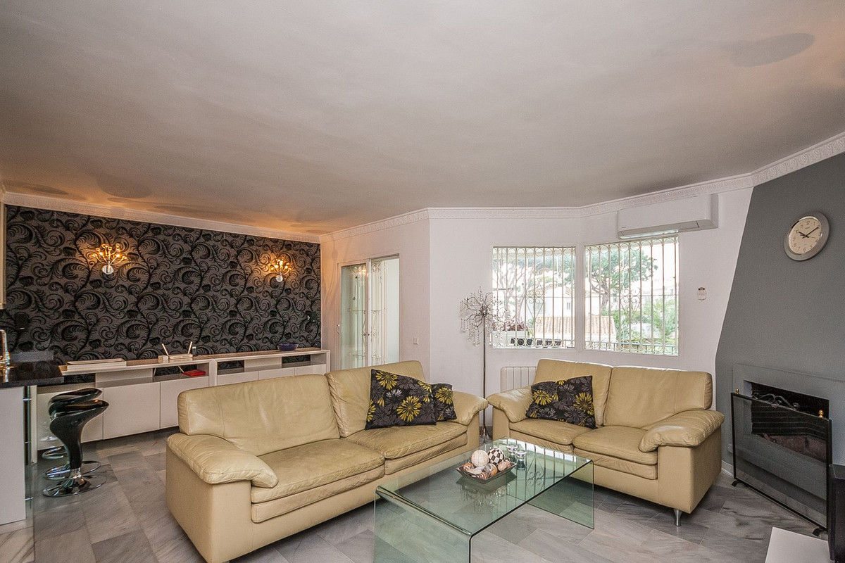 2 bedroom Apartments for sale in Calahonda – R5158237