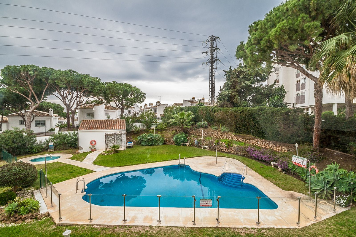 2 bedroom Apartments for sale in Calahonda – R5158237