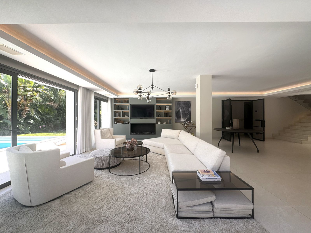4 bedroom Villas for sale in Las Brisas – R5148511