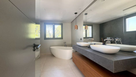 4 bedroom Villas for sale in Las Brisas – R5148511