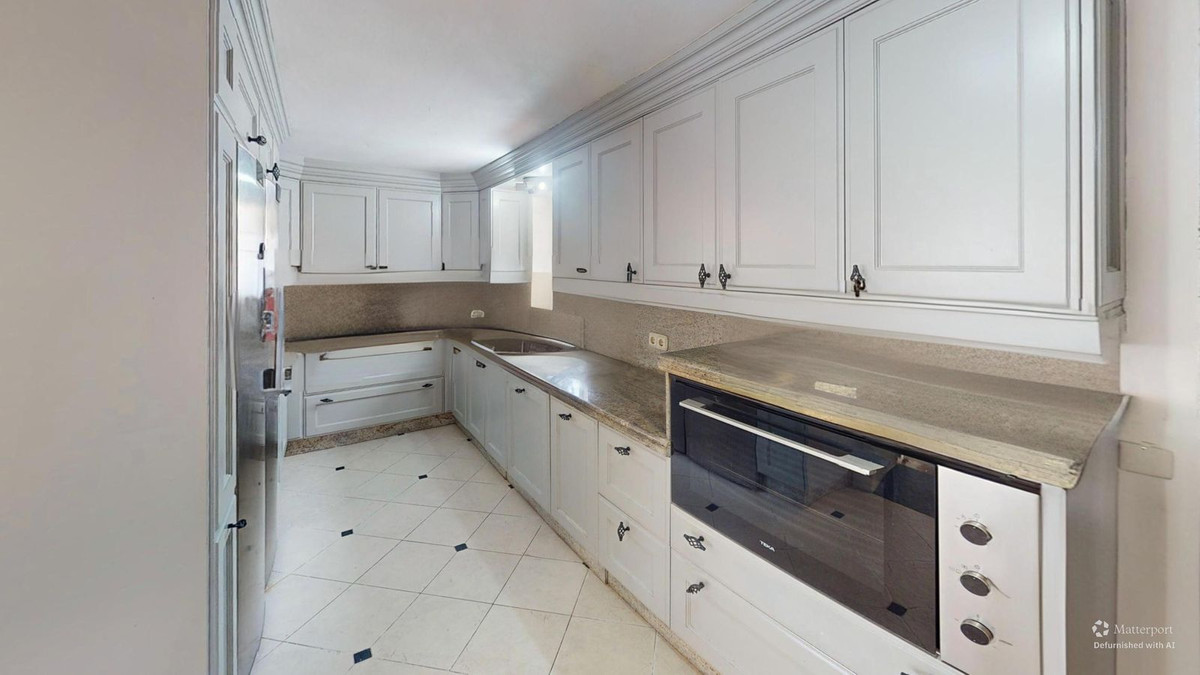 Villas de 4 dormitorios en venta en Atalaya – R5163850