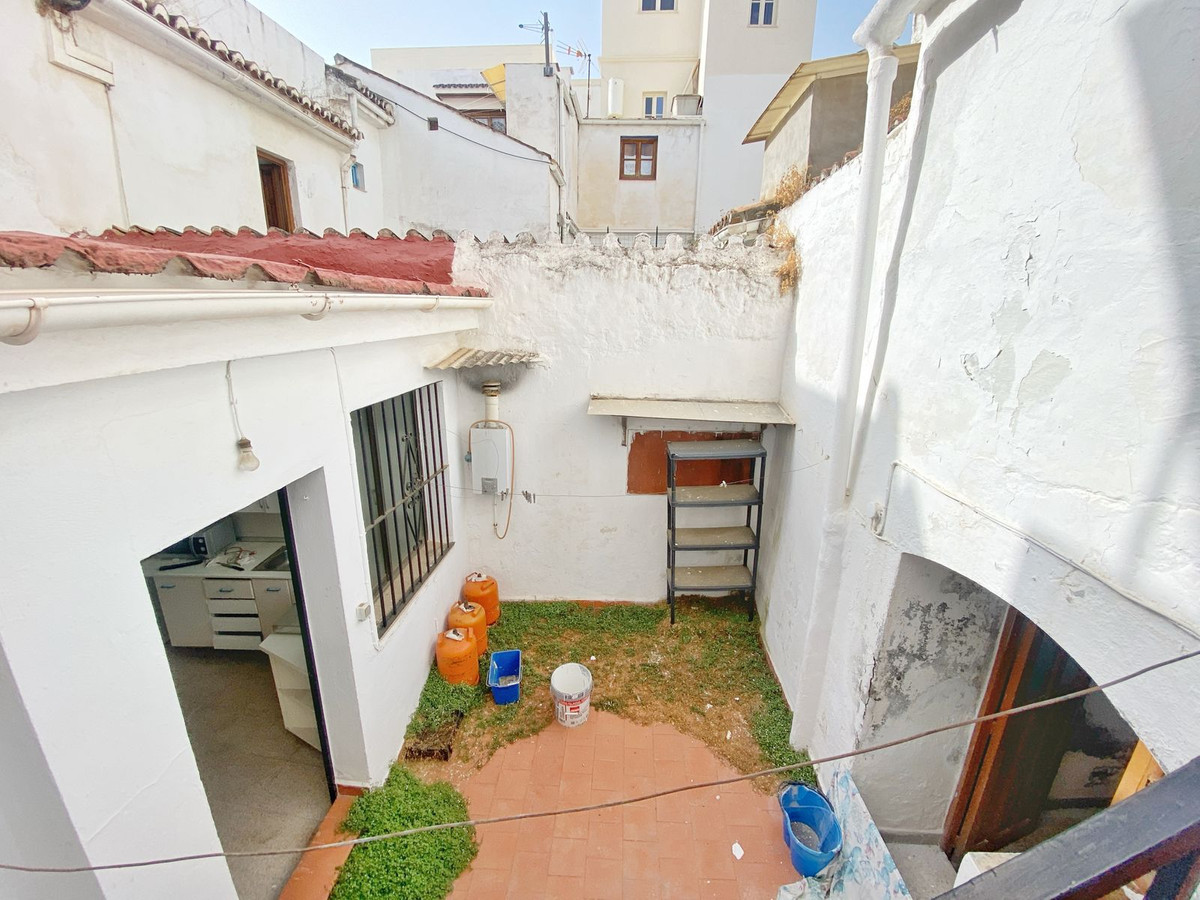 7 bedroom Townhouses for sale in Marbella – R5146675