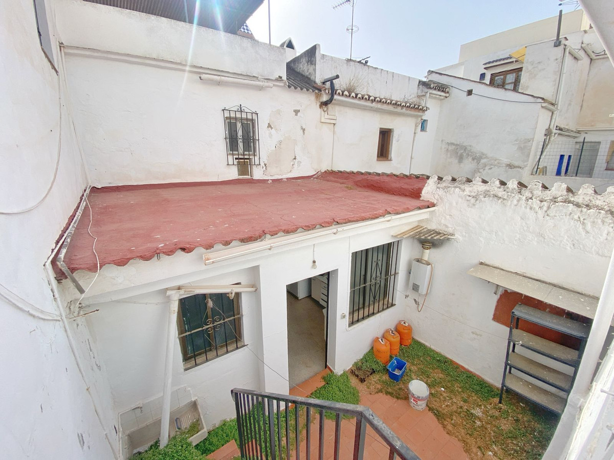 7 bedroom Townhouses for sale in Marbella – R5146675