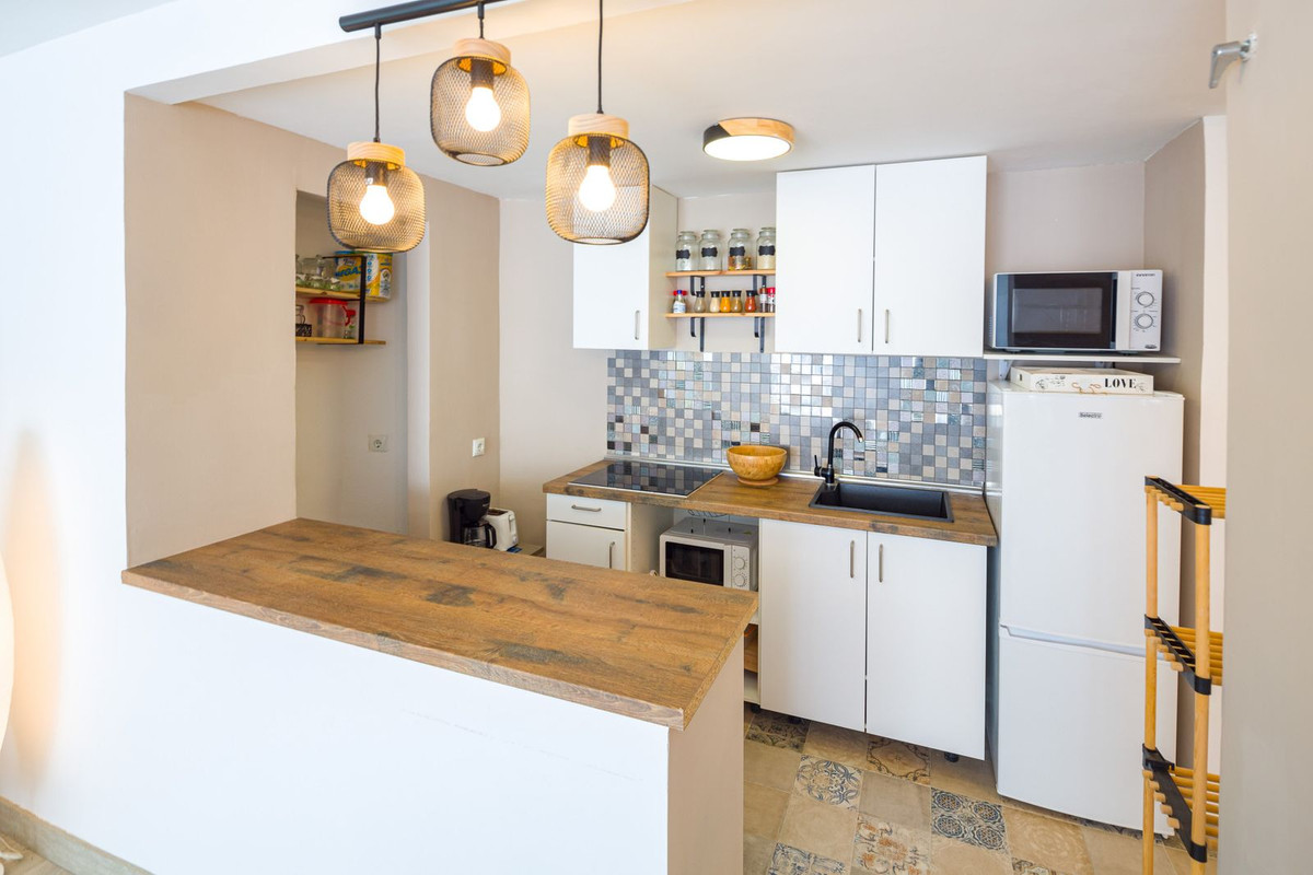 1 bedroom Apartments for sale in Marbella – R4888558