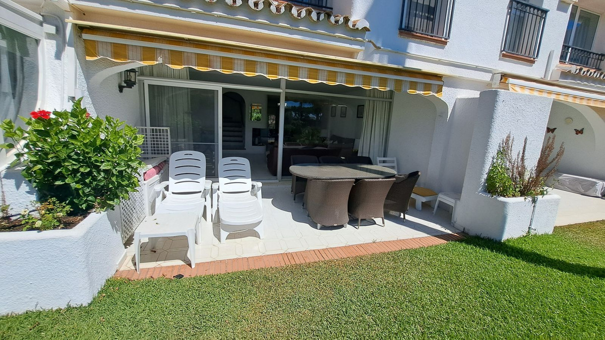 Adosados de 3 dormitorios en venta en Miraflores – R5150941