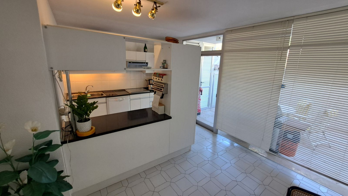 Adosados de 3 dormitorios en venta en Miraflores – R5150941