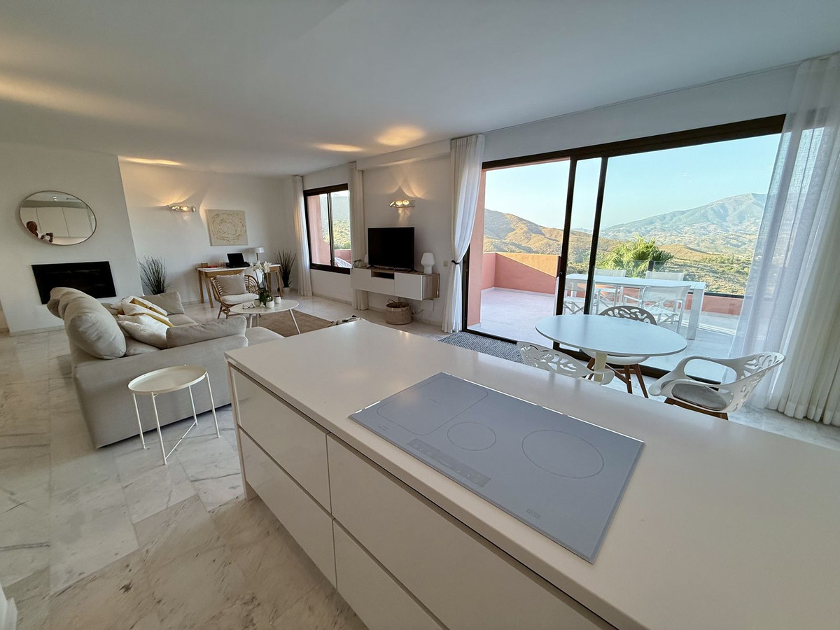 2 bedroom Apartments for sale in La Mairena – R5157415