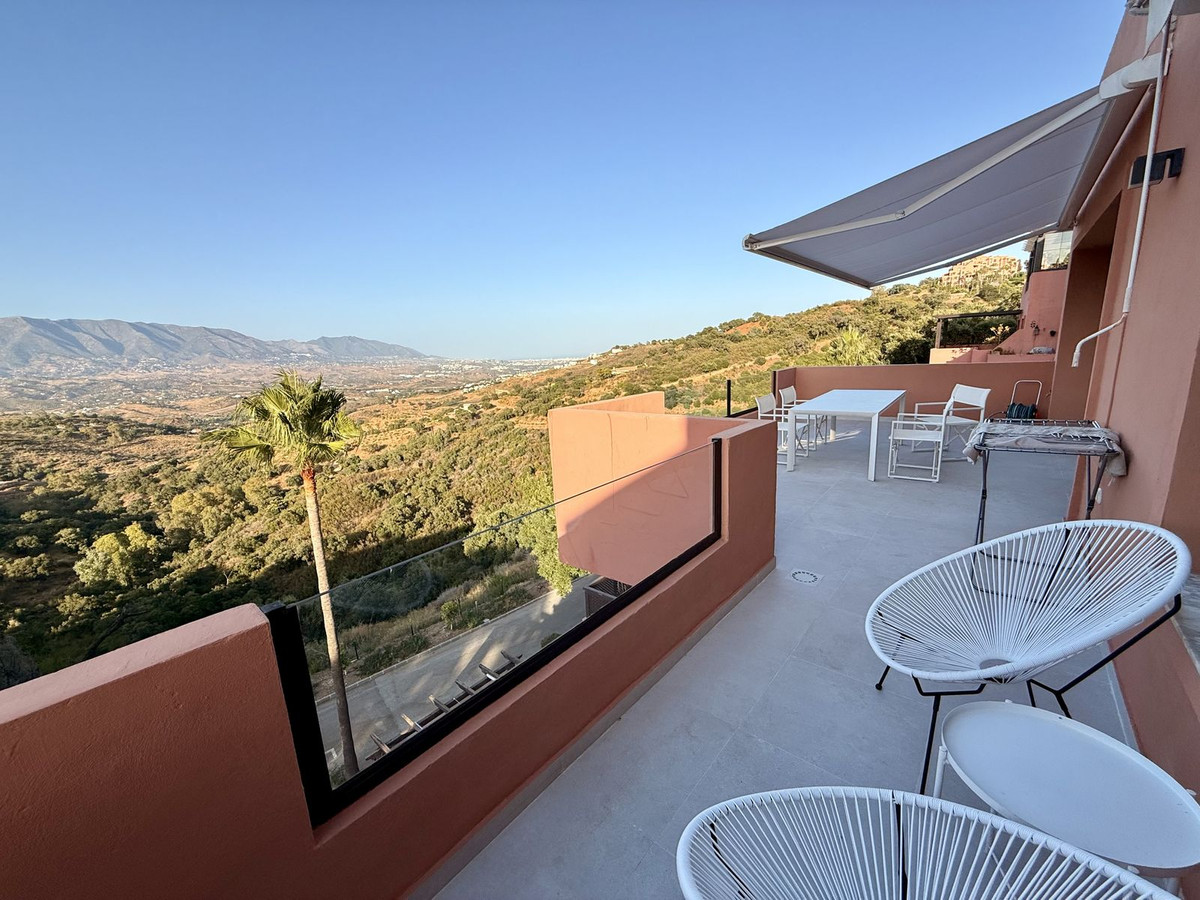 2 bedroom Apartments for sale in La Mairena – R5157415