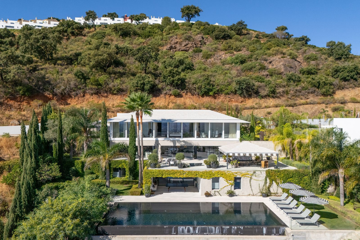 Villas de 5 dormitorios en venta en La Mairena – R5150443