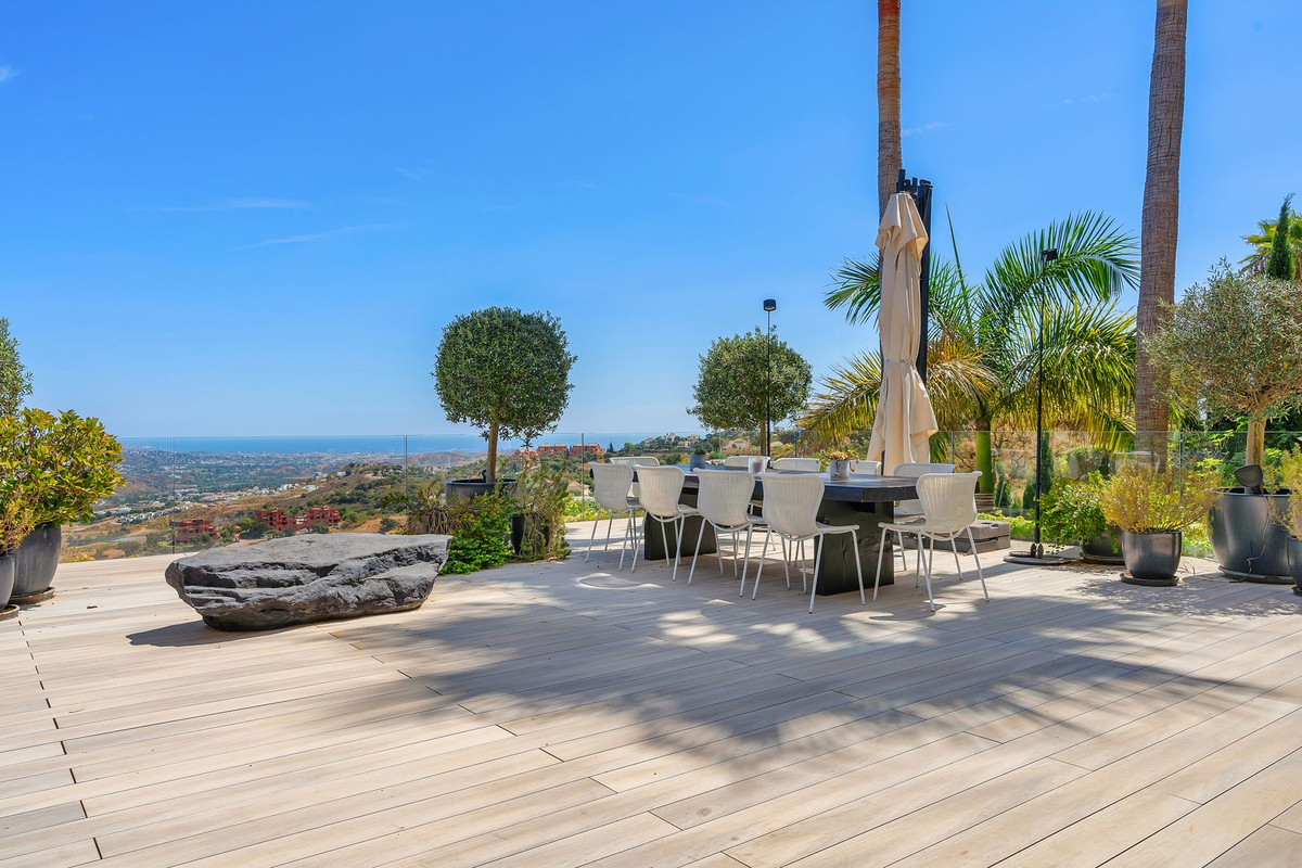 Villas de 5 dormitorios en venta en La Mairena – R5150443