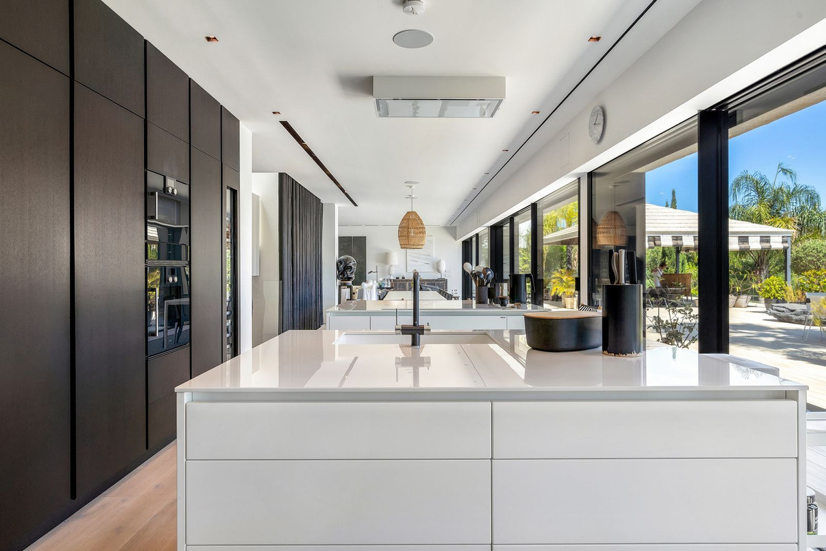 Villas de 5 dormitorios en venta en La Mairena – R5150443