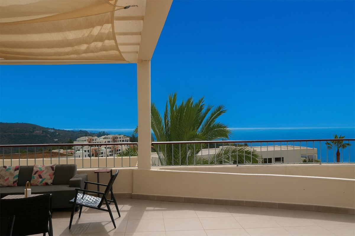 3 bedroom Penthouses for sale in Altos de los Monteros – R5167216