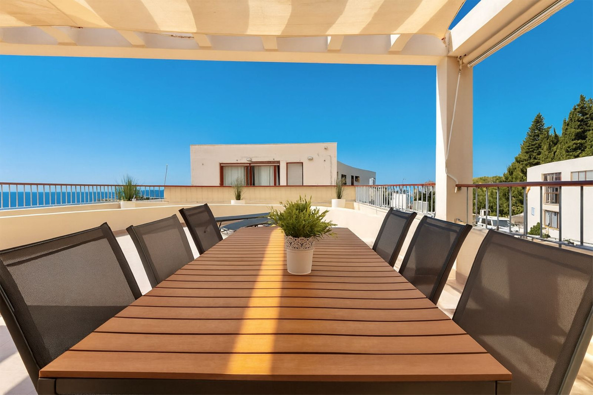 3 bedroom Penthouses for sale in Altos de los Monteros – R5167216