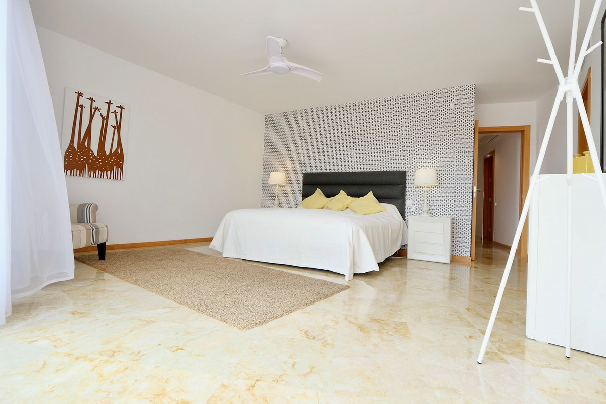 3 bedroom Penthouses for sale in Altos de los Monteros – R5167216