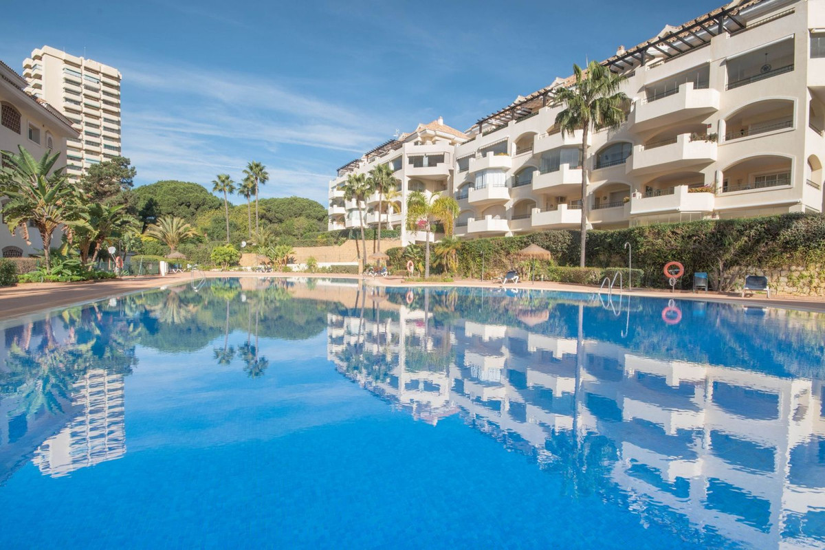 Apartamentos de 2 dormitorios en venta en Elviria – R5167141