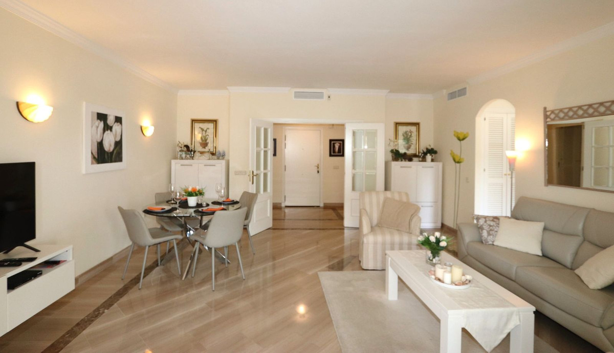 Apartamentos de 2 dormitorios en venta en Elviria – R5167141