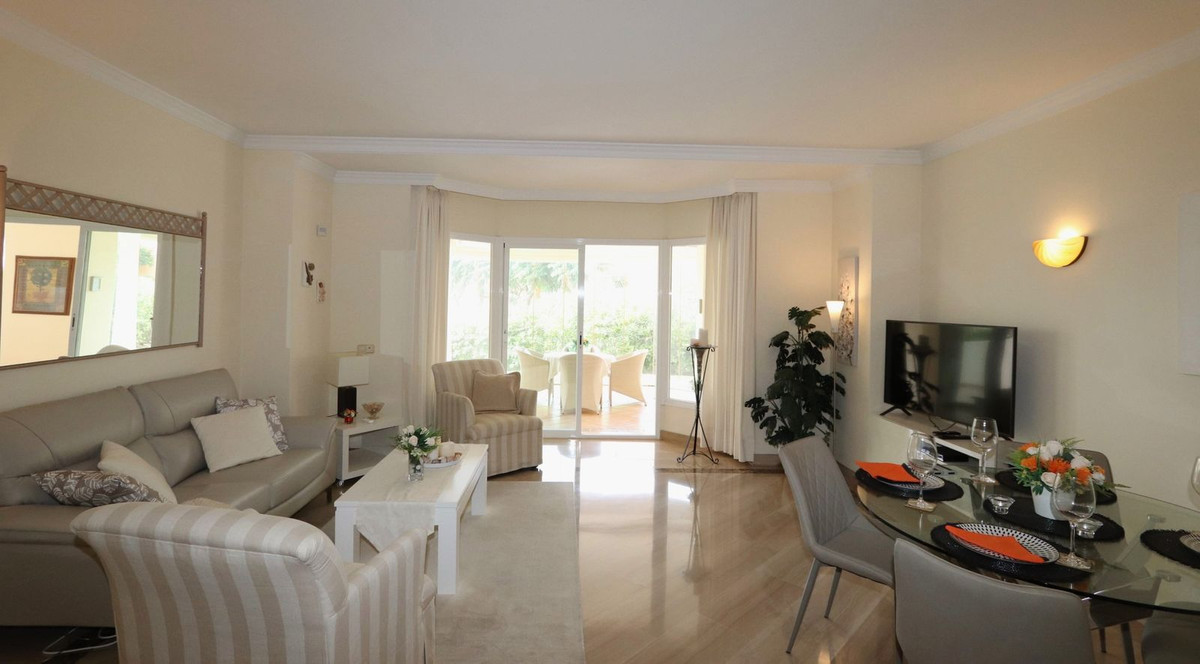 Apartamentos de 2 dormitorios en venta en Elviria – R5167141
