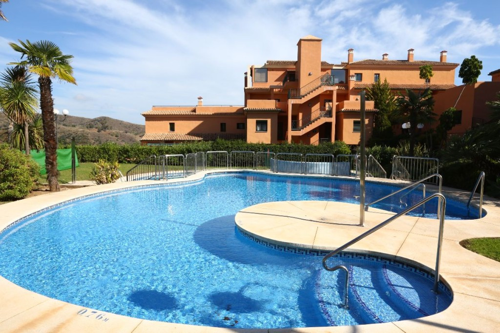 2 bedroom Apartments for sale in Elviria – R5159728