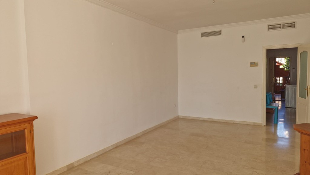 2 bedroom Apartments for sale in Elviria – R5159728