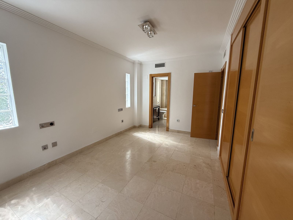 2 bedroom Apartments for sale in Los Flamingos – R5058721