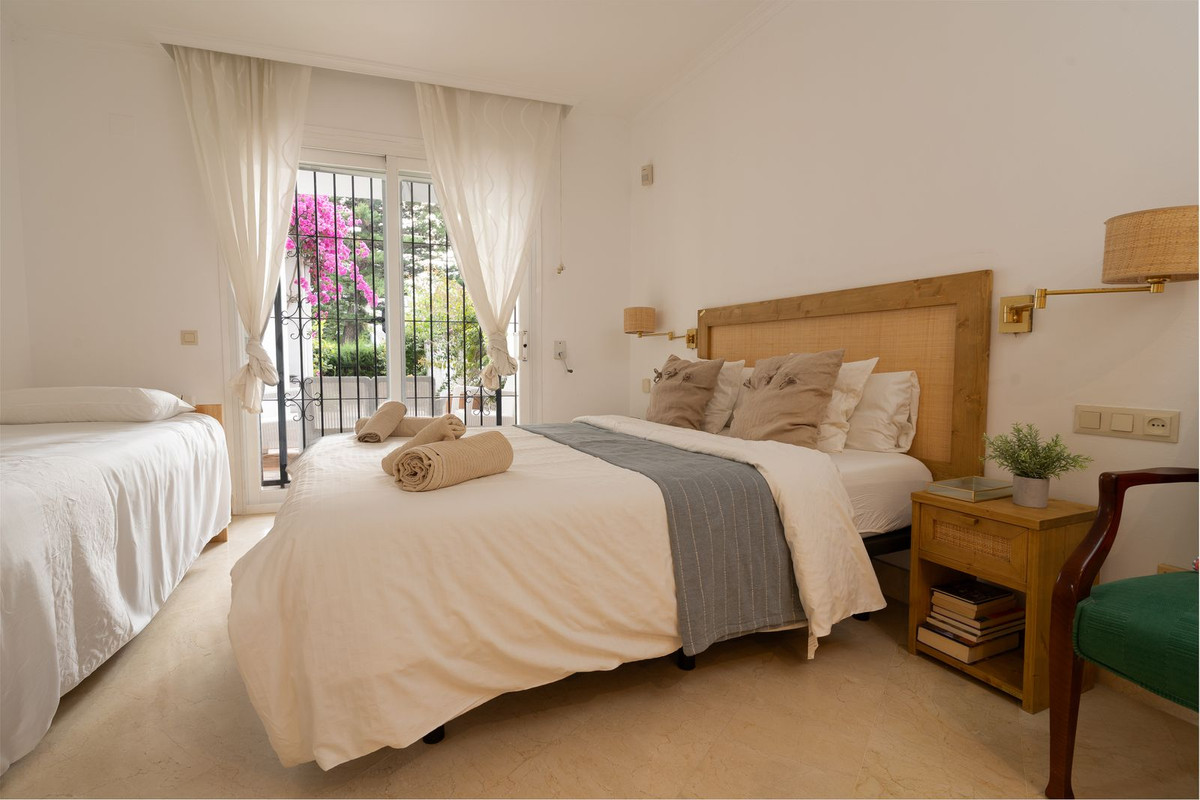 2 bedroom Apartments for sale in Elviria – R5147521