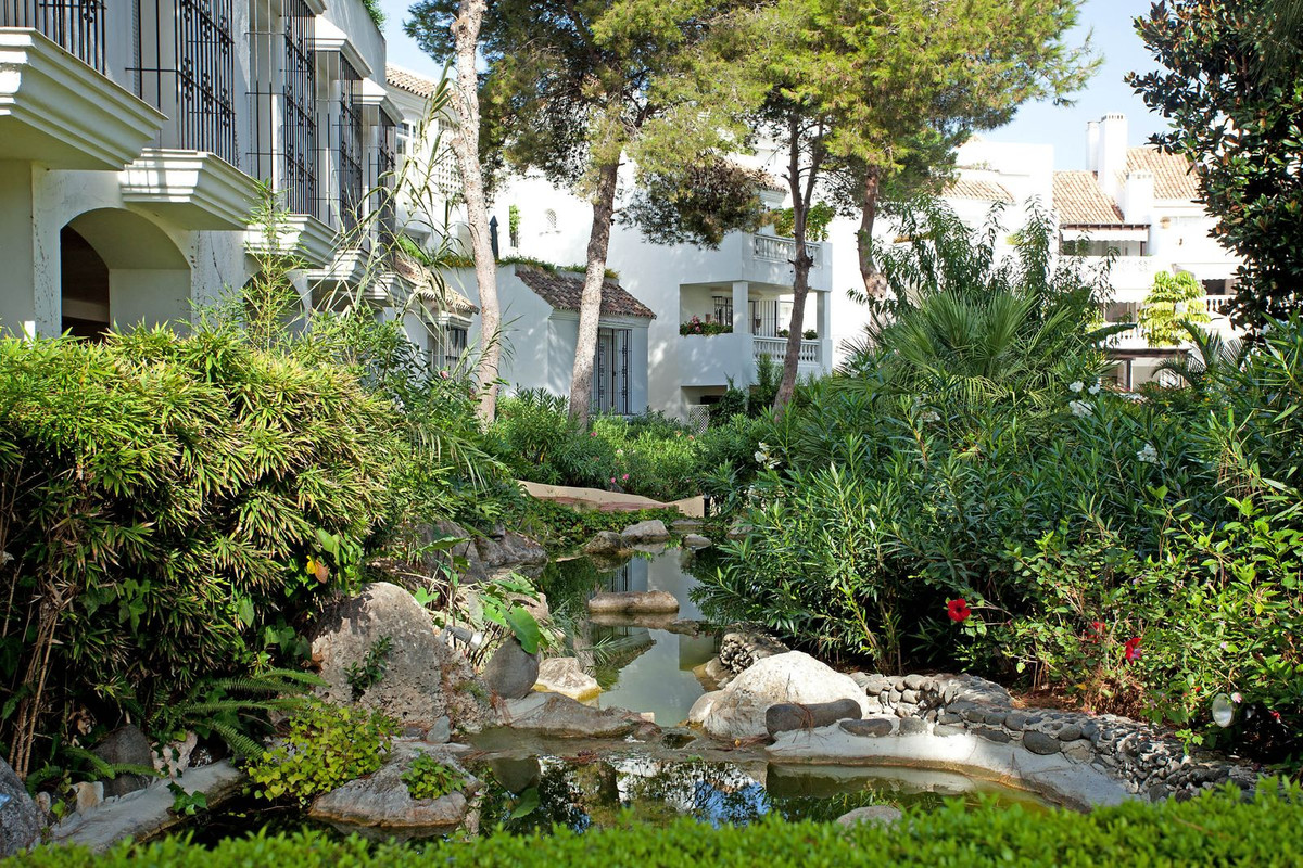 2 bedroom Apartments for sale in Elviria – R5147521