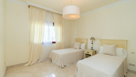 3 bedroom Penthouses for sale in Marbella – R5159731