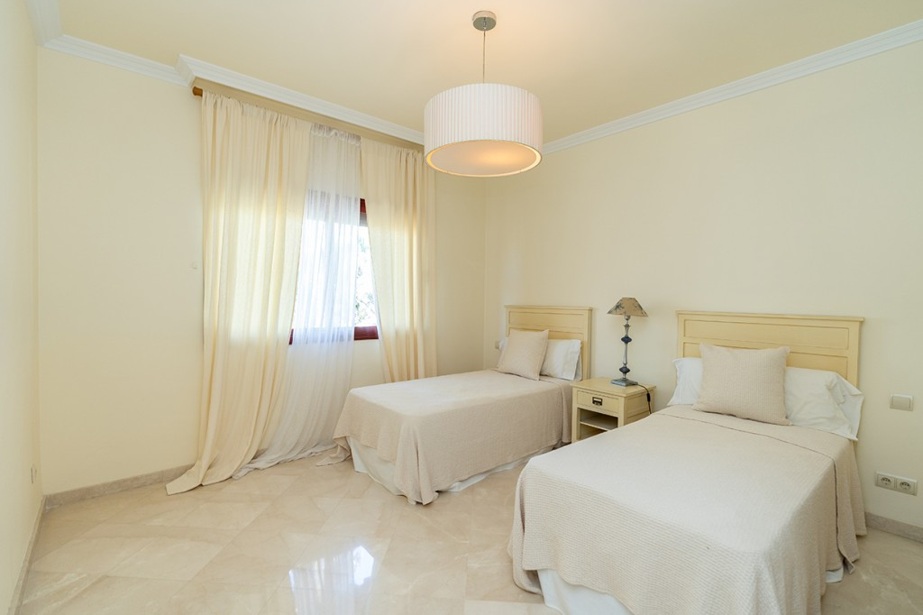 3 bedroom Penthouses for sale in Marbella – R5159731